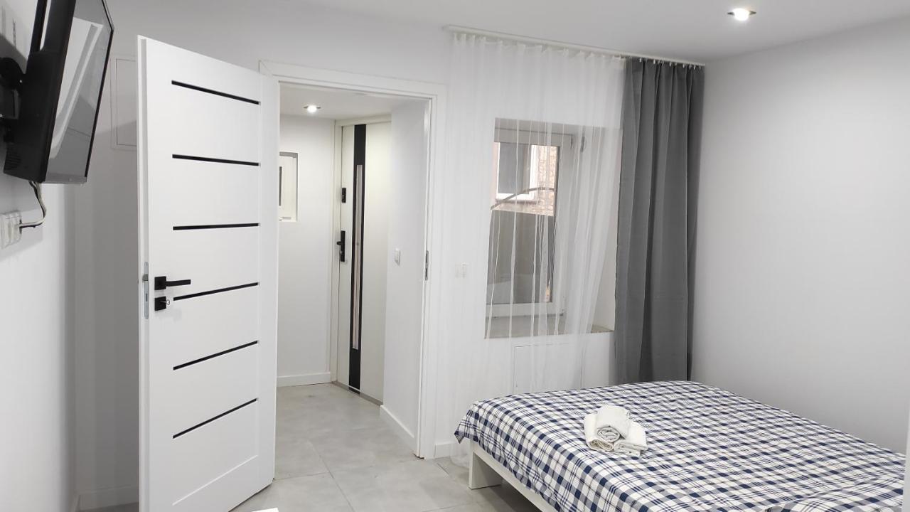 Apartament Krotka Częstochowa Esterno foto